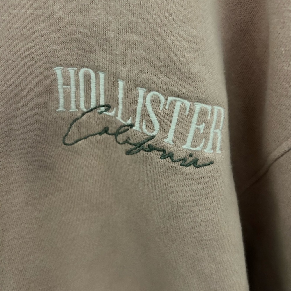 Hollister Light Pink Sweatshirt - Picture 5 of 9